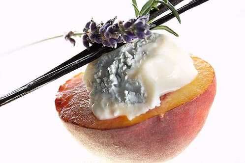 Recept: Gorgonzola na pečenoj breskvi